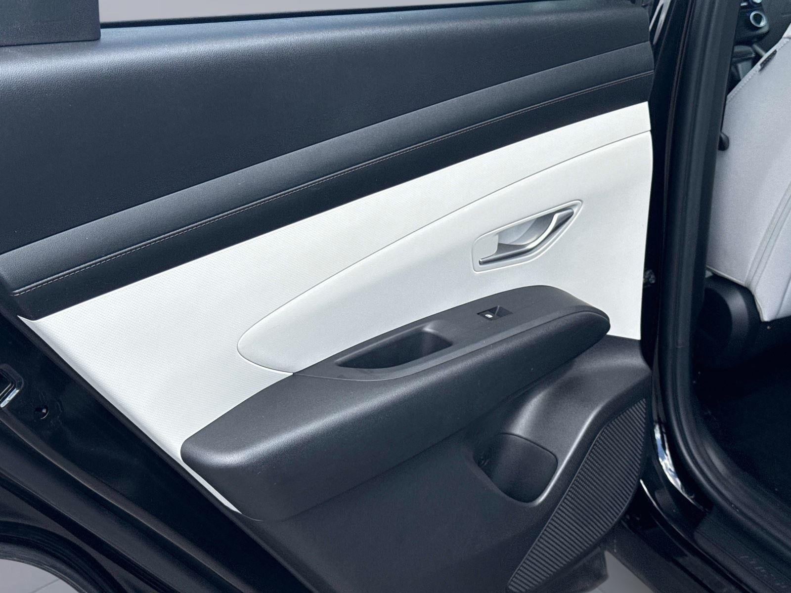 2025 Hyundai TUCSON SEL SEL