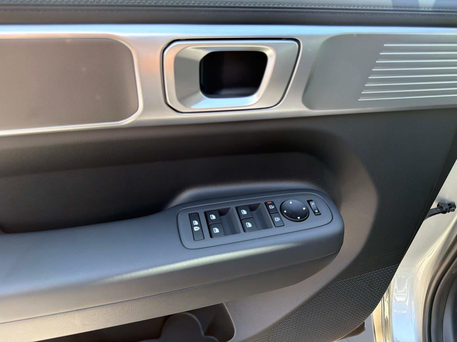 2027 Hyundai SANTA FE SE FWD