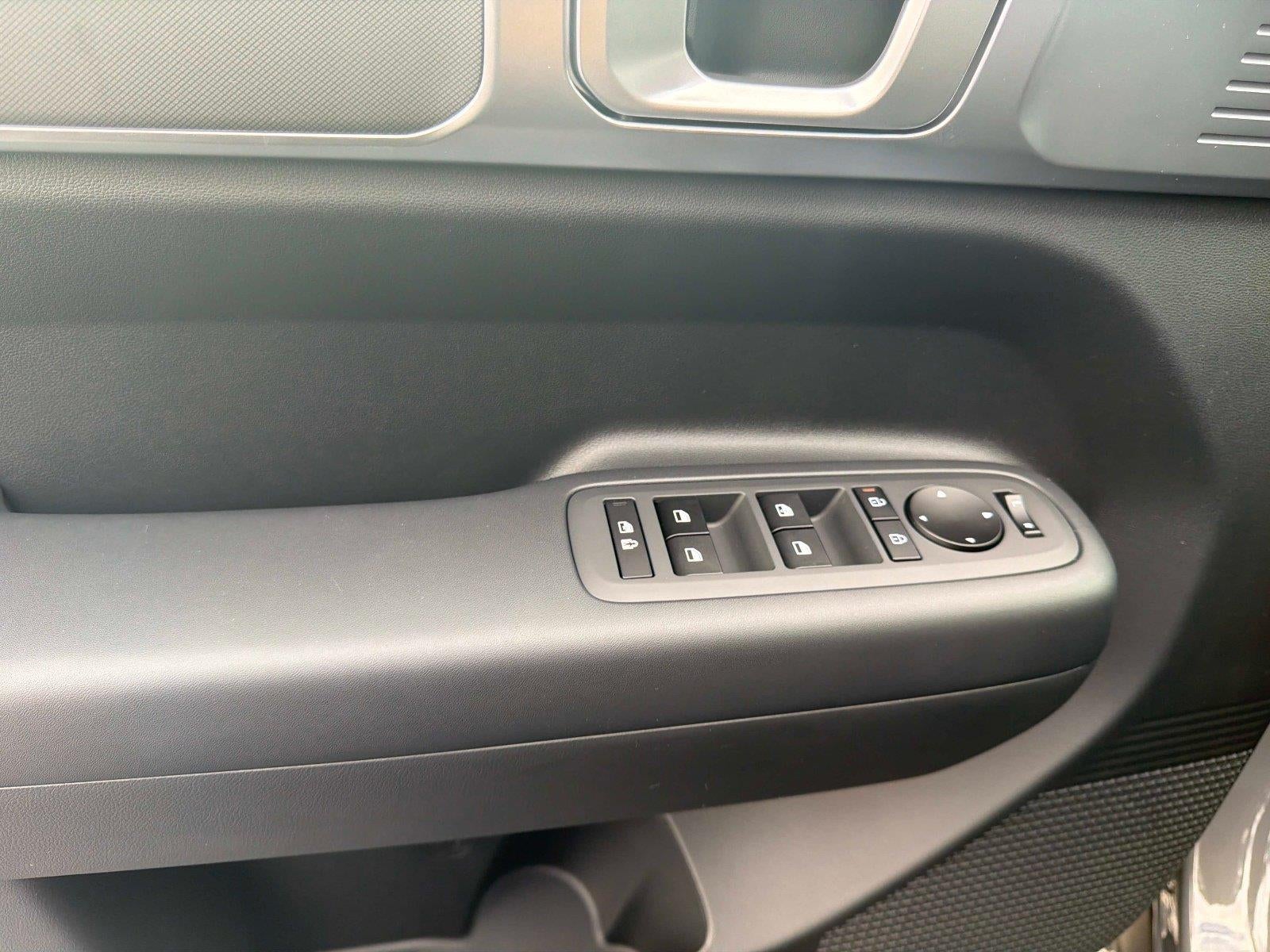 2027 Hyundai SANTA FE SE FWD