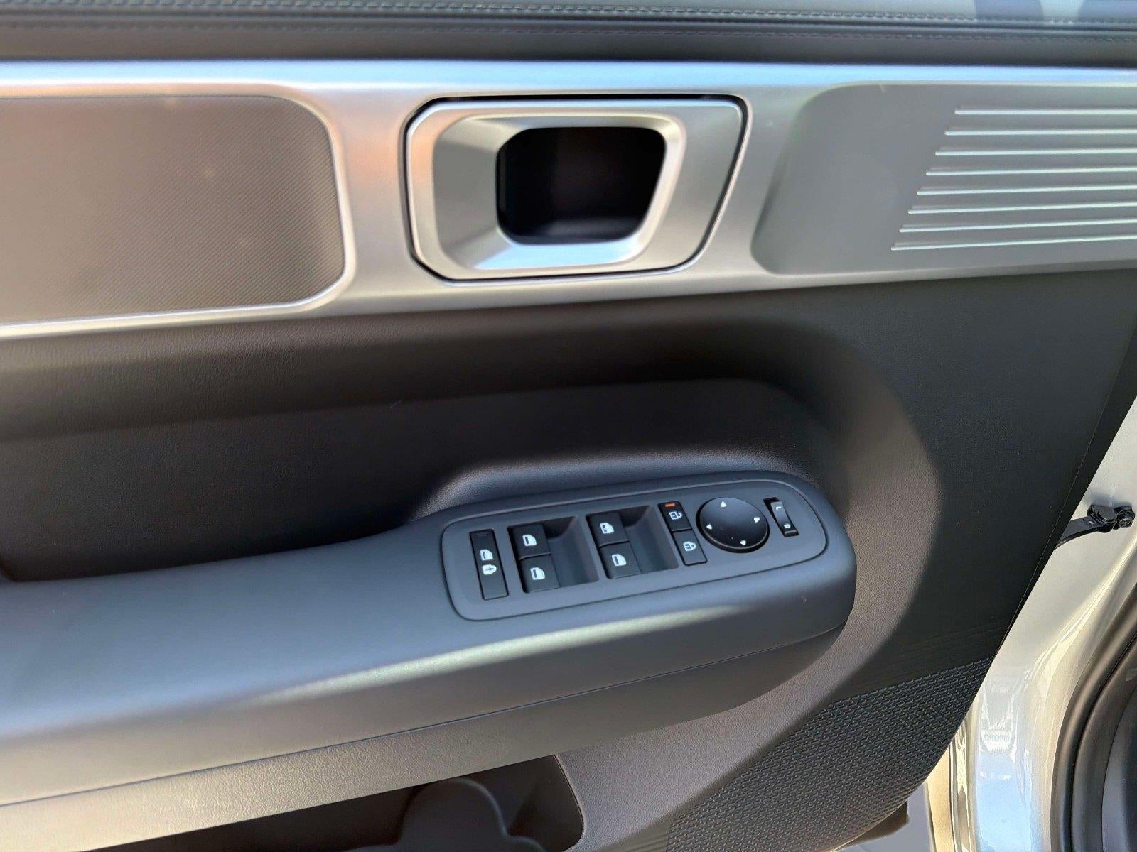 2027 Hyundai SANTA FE SE FWD
