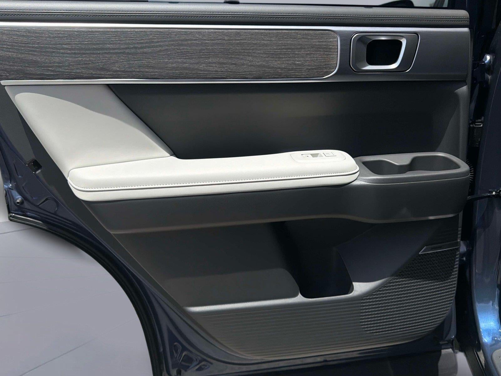 2027 Hyundai SANTA FE SE FWD