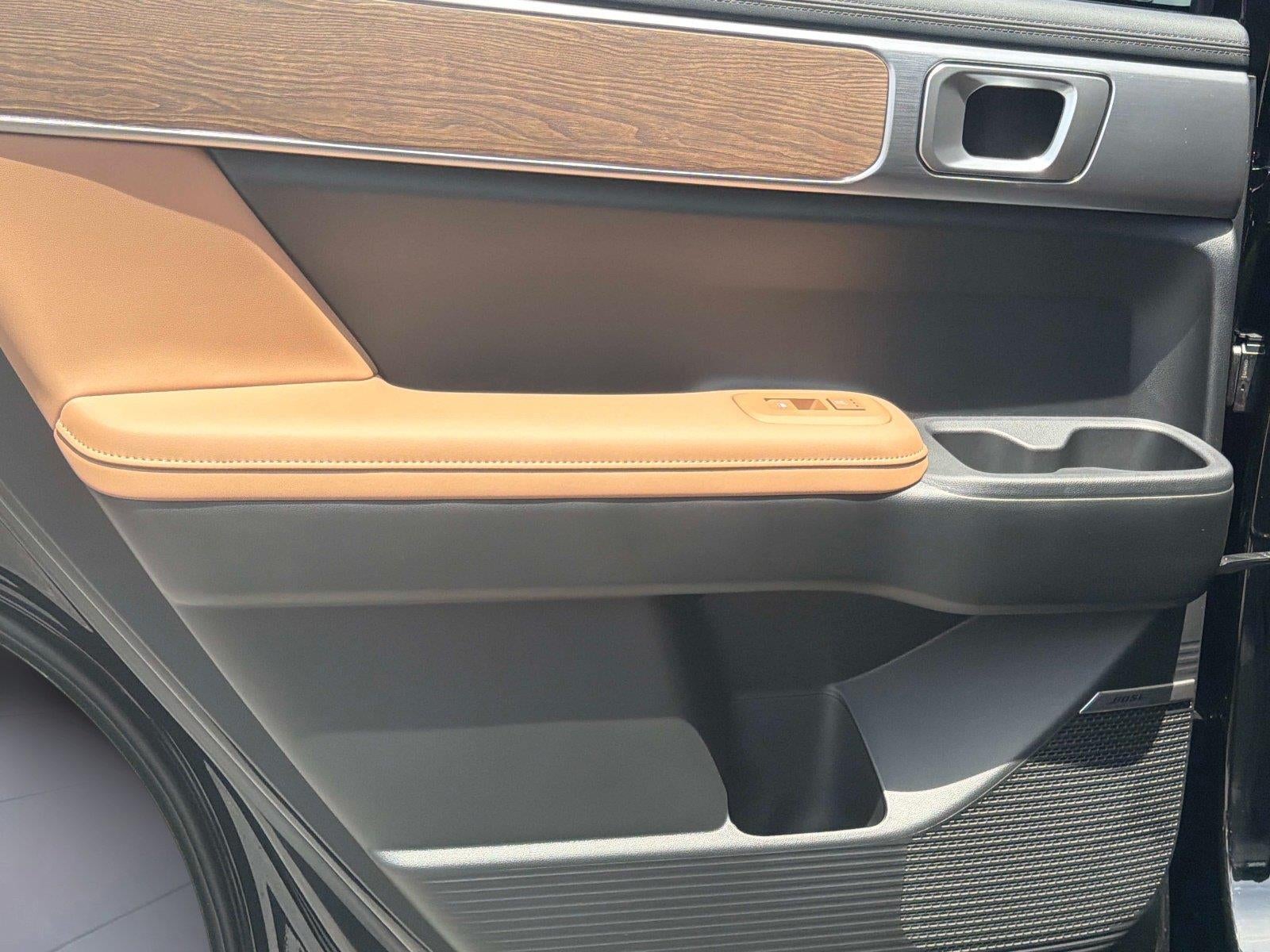 2027 Hyundai SANTA FE HYBRID Limited