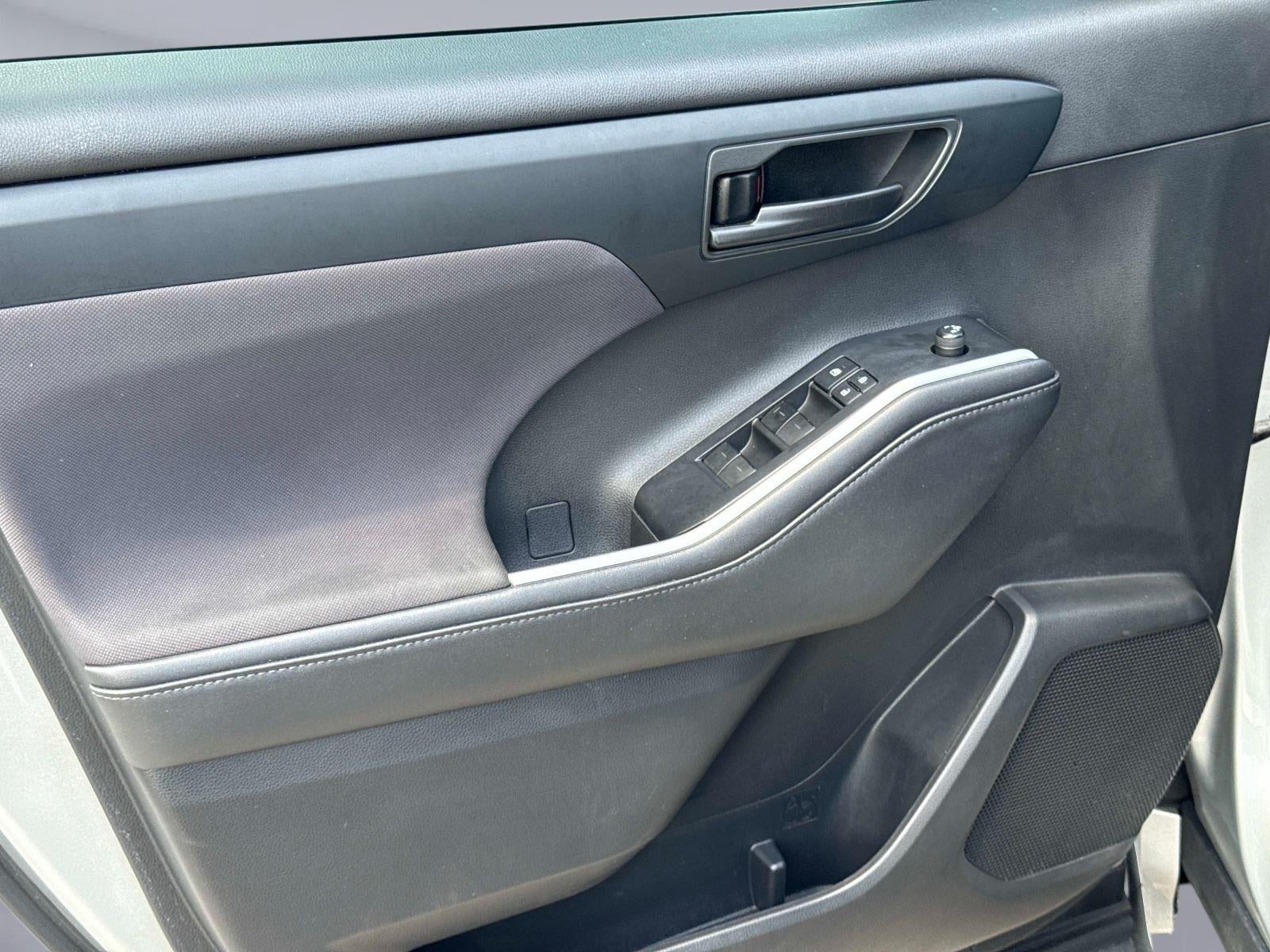 2020 Toyota Highlander LE