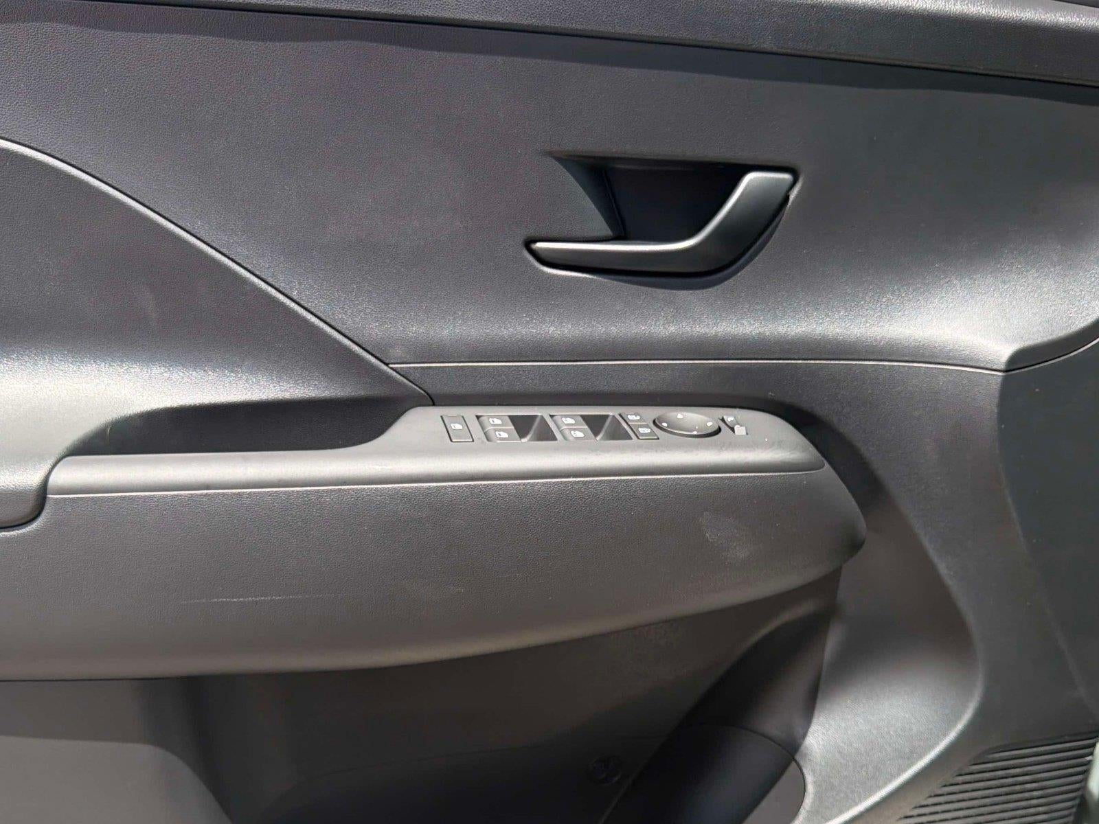 2027 Hyundai KONA SE FWD