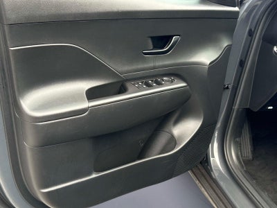 2025 Hyundai KONA SE