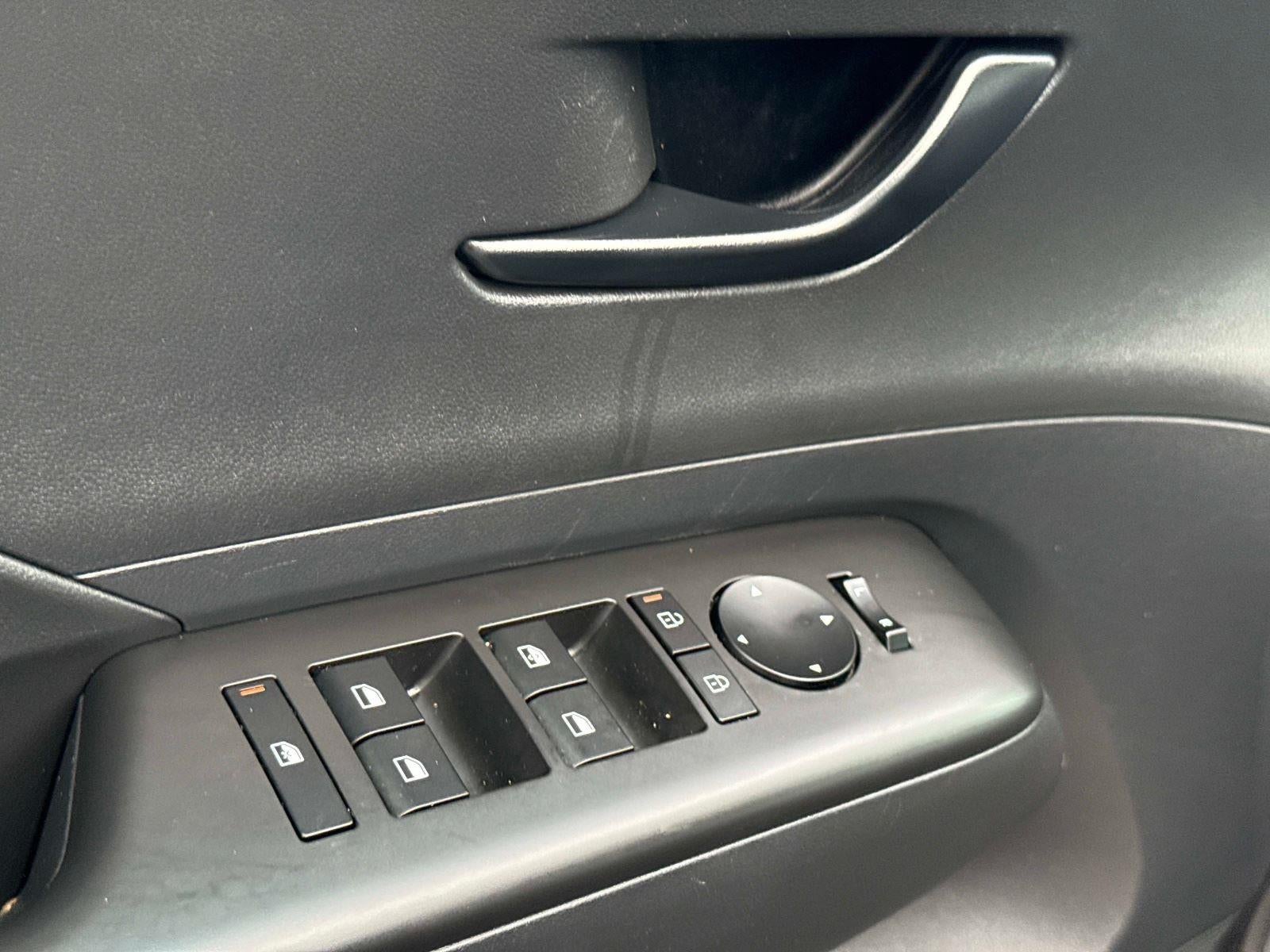 2025 Hyundai KONA SE