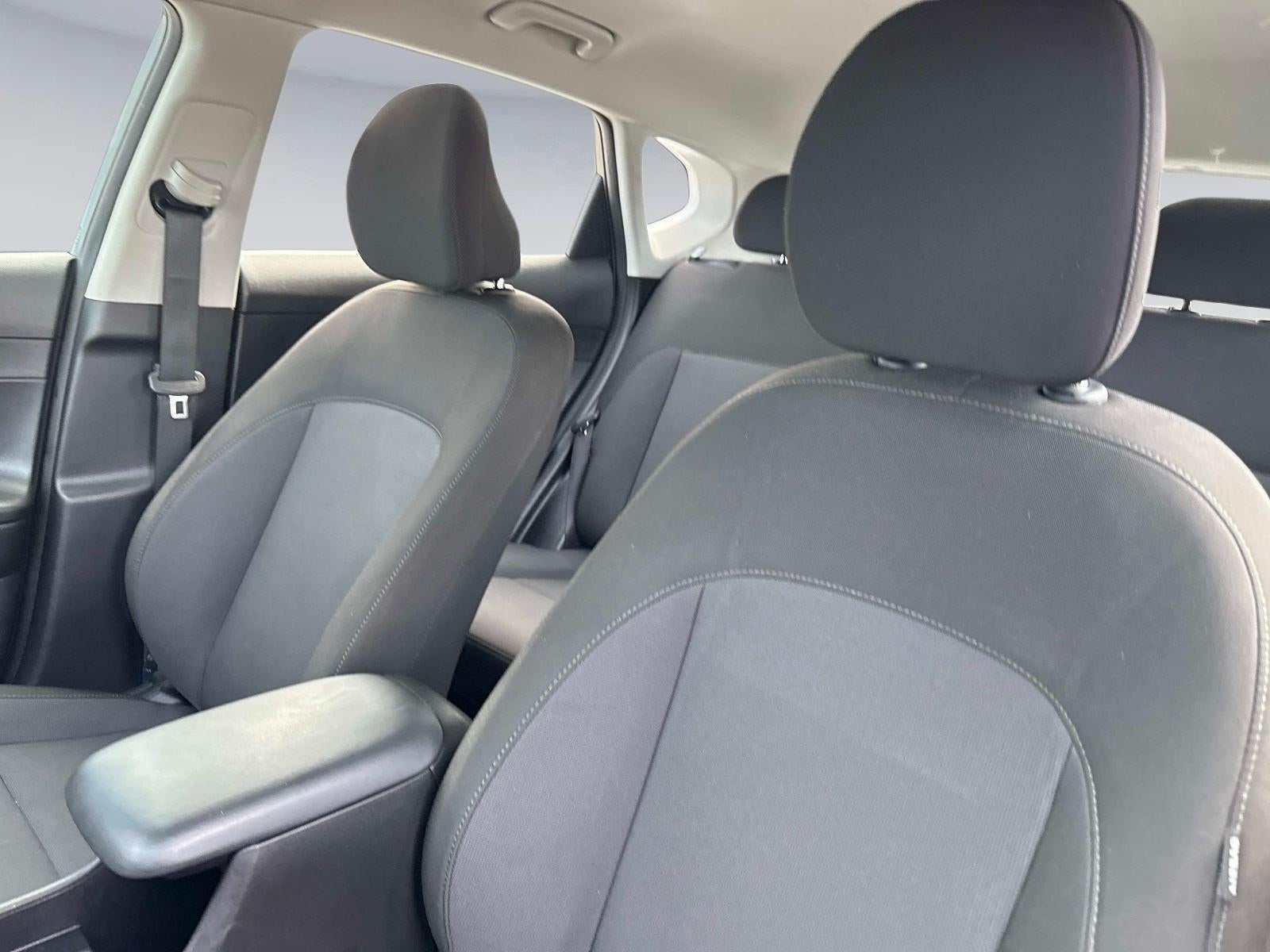 2025 Hyundai KONA SE