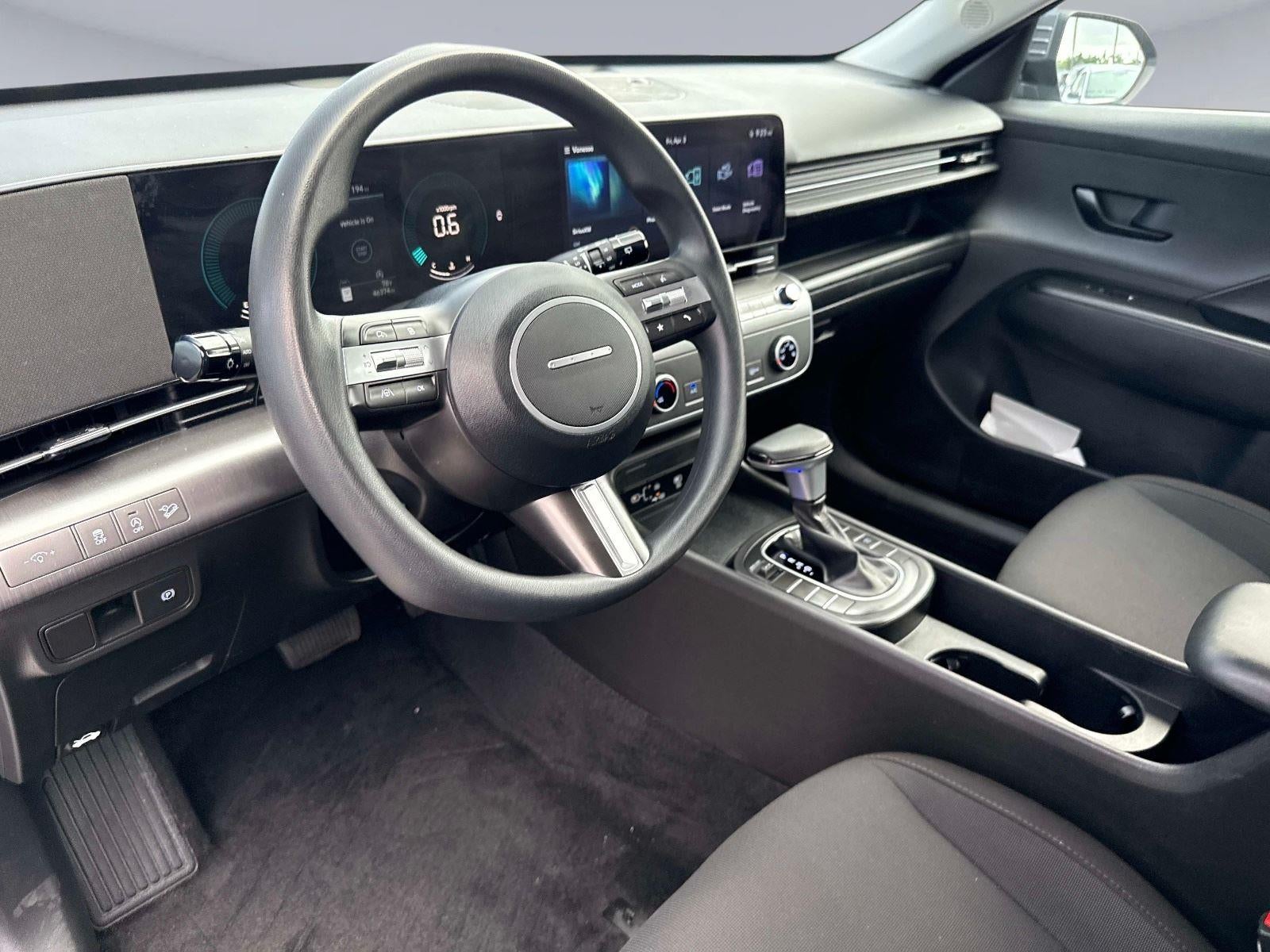 2025 Hyundai KONA SE