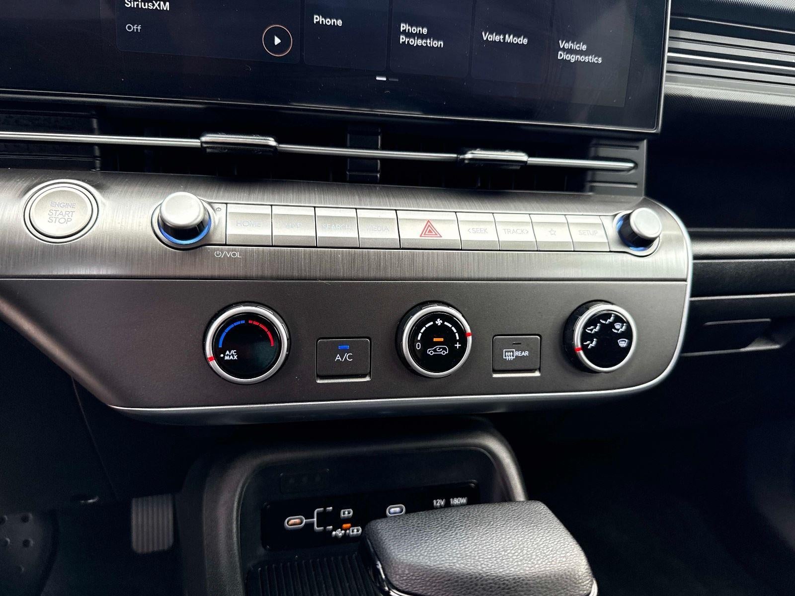 2025 Hyundai KONA SE