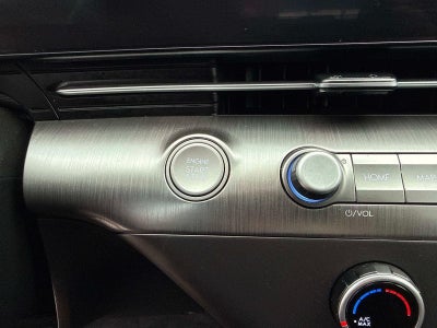 2025 Hyundai KONA SE