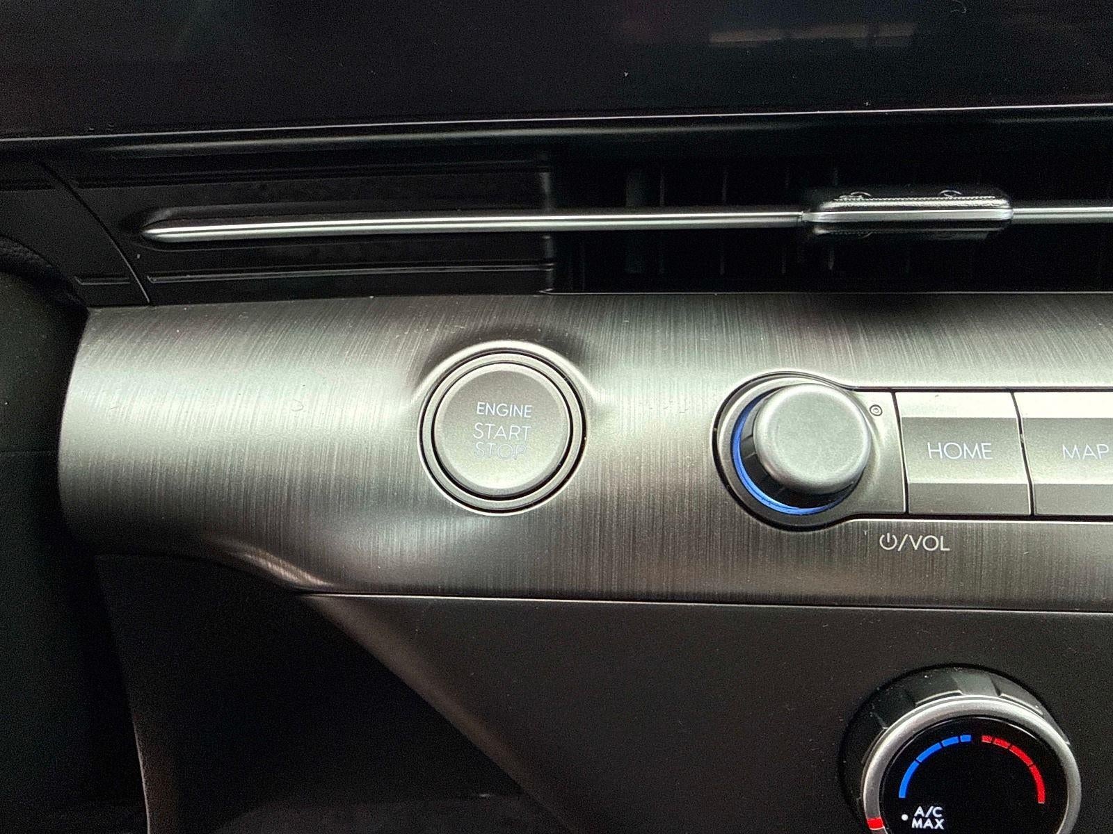 2025 Hyundai KONA SE