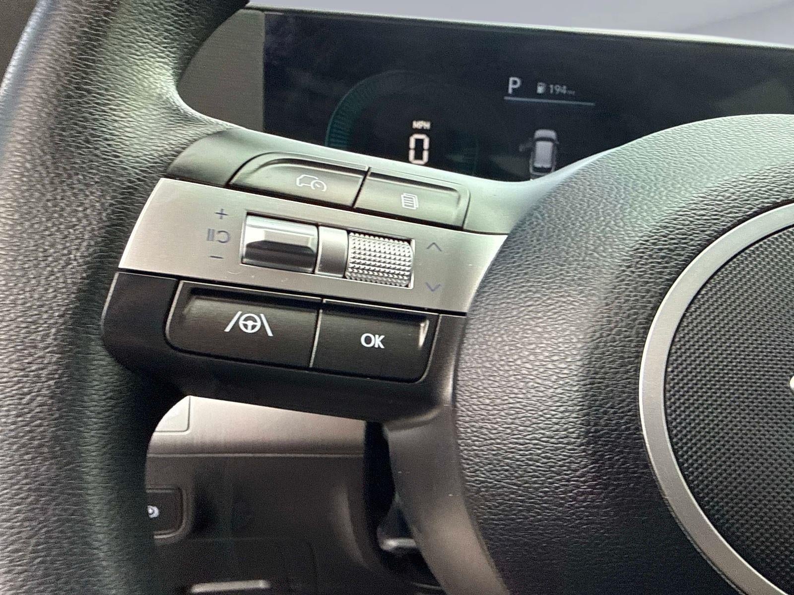 2025 Hyundai KONA SE