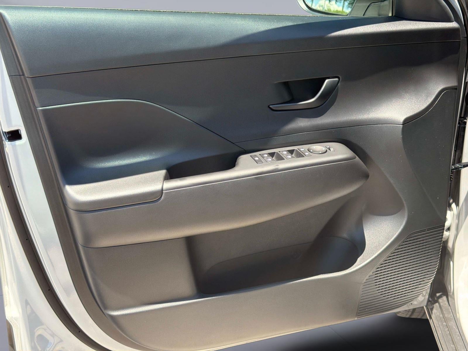 2026 Hyundai KONA SE FWD