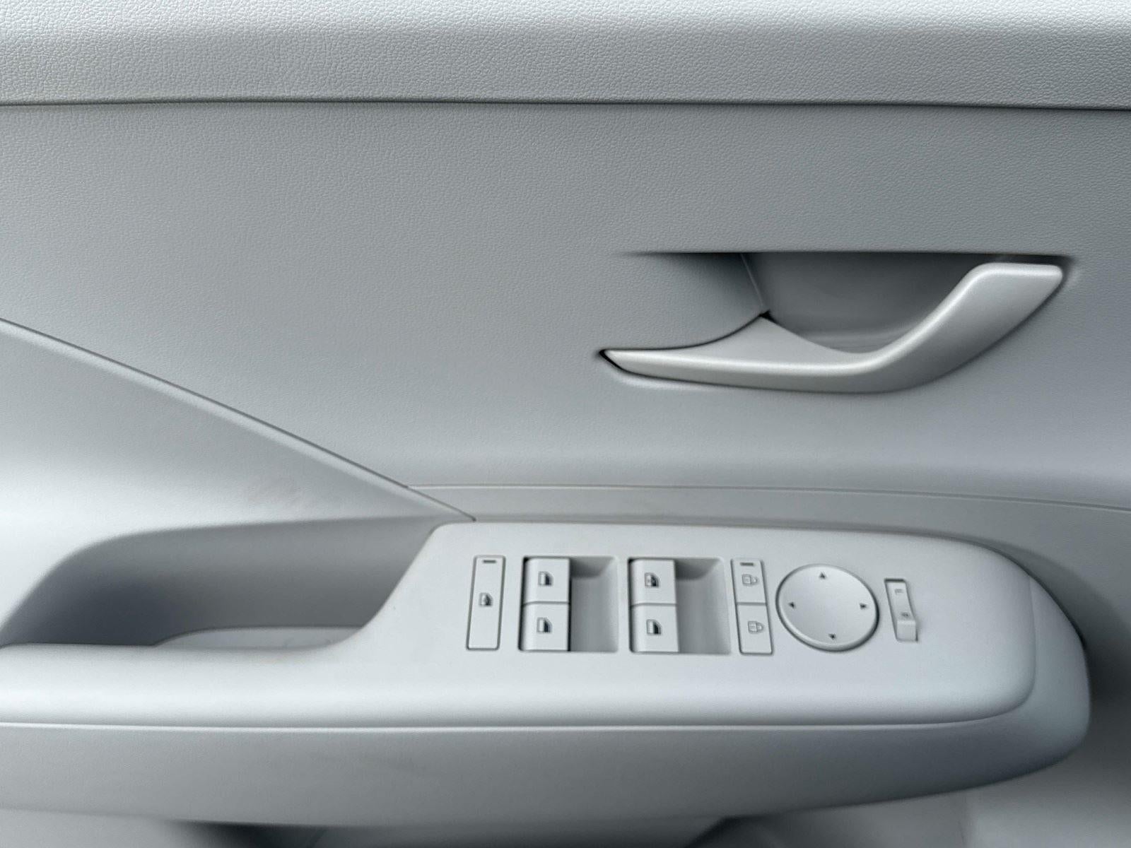 2026 Hyundai KONA SE FWD