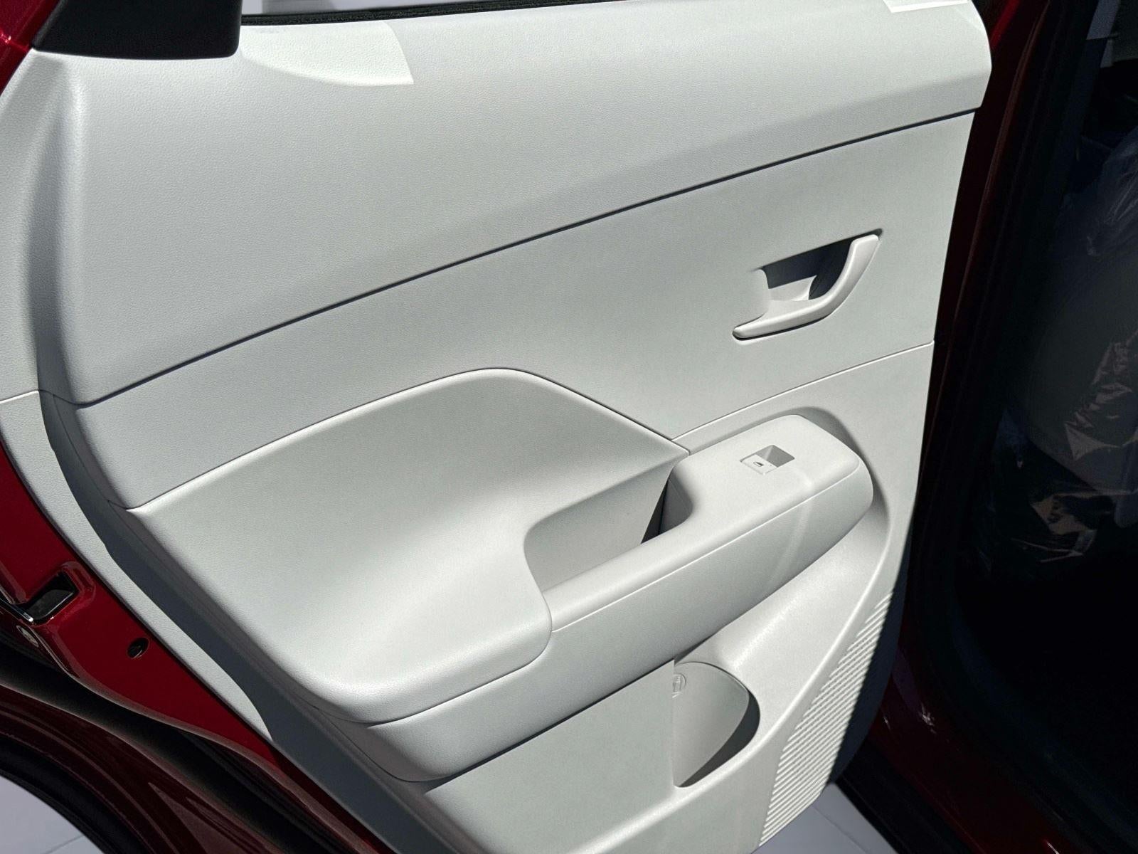 2026 Hyundai KONA SE FWD