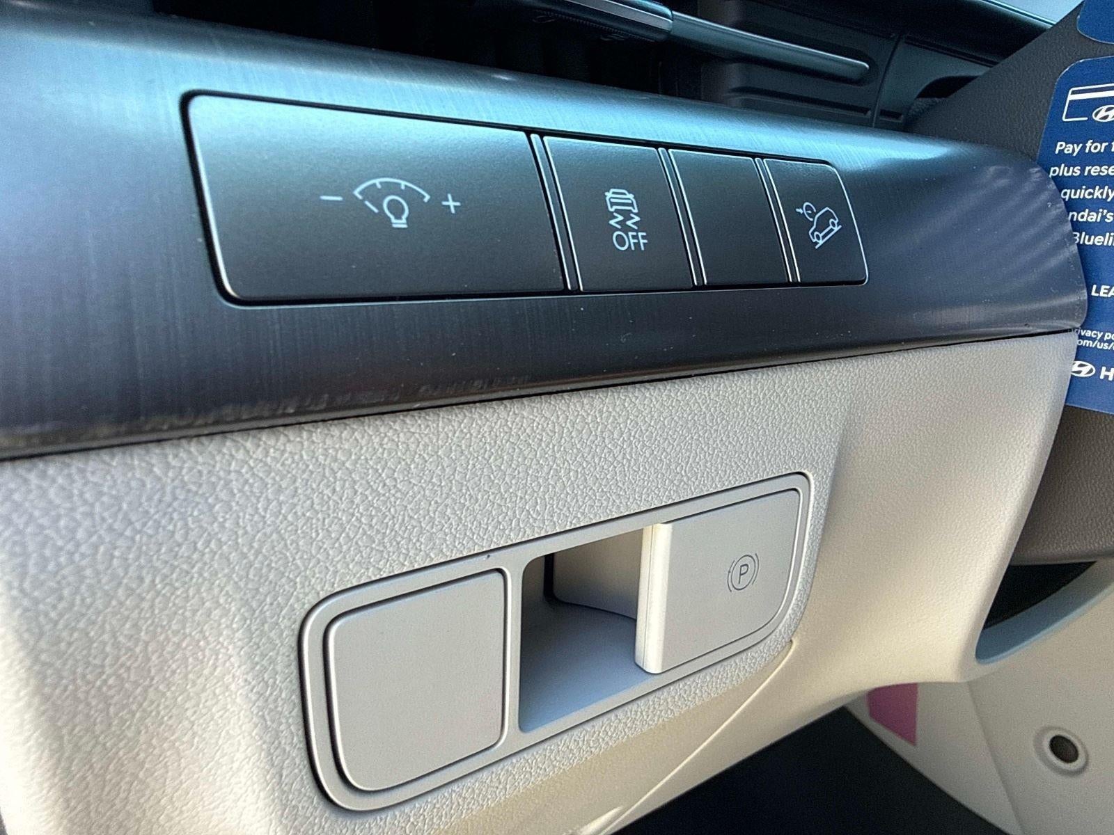 2026 Hyundai KONA SEL Premium FWD