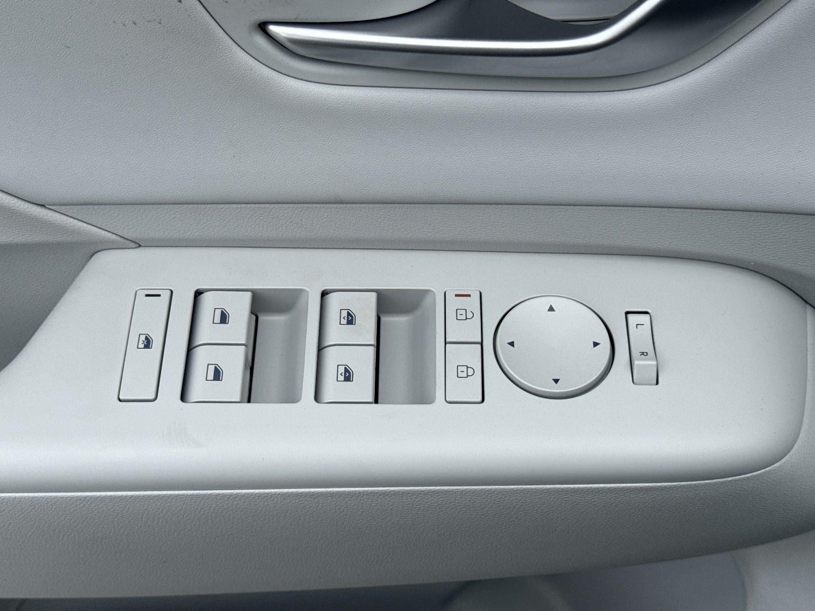2026 Hyundai KONA SEL PREMIU SEL Premium FWD