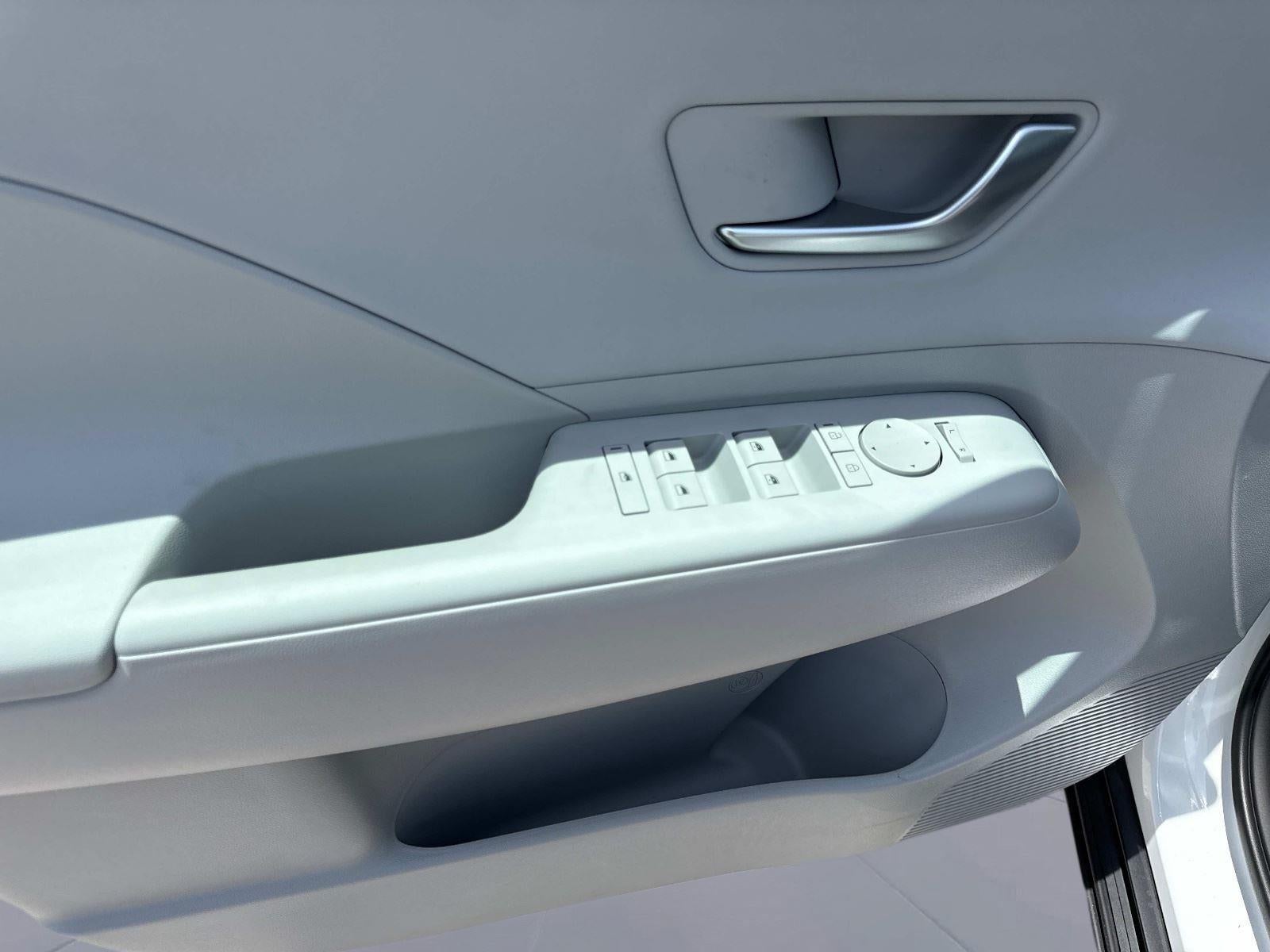2026 Hyundai KONA SEL Premium FWD