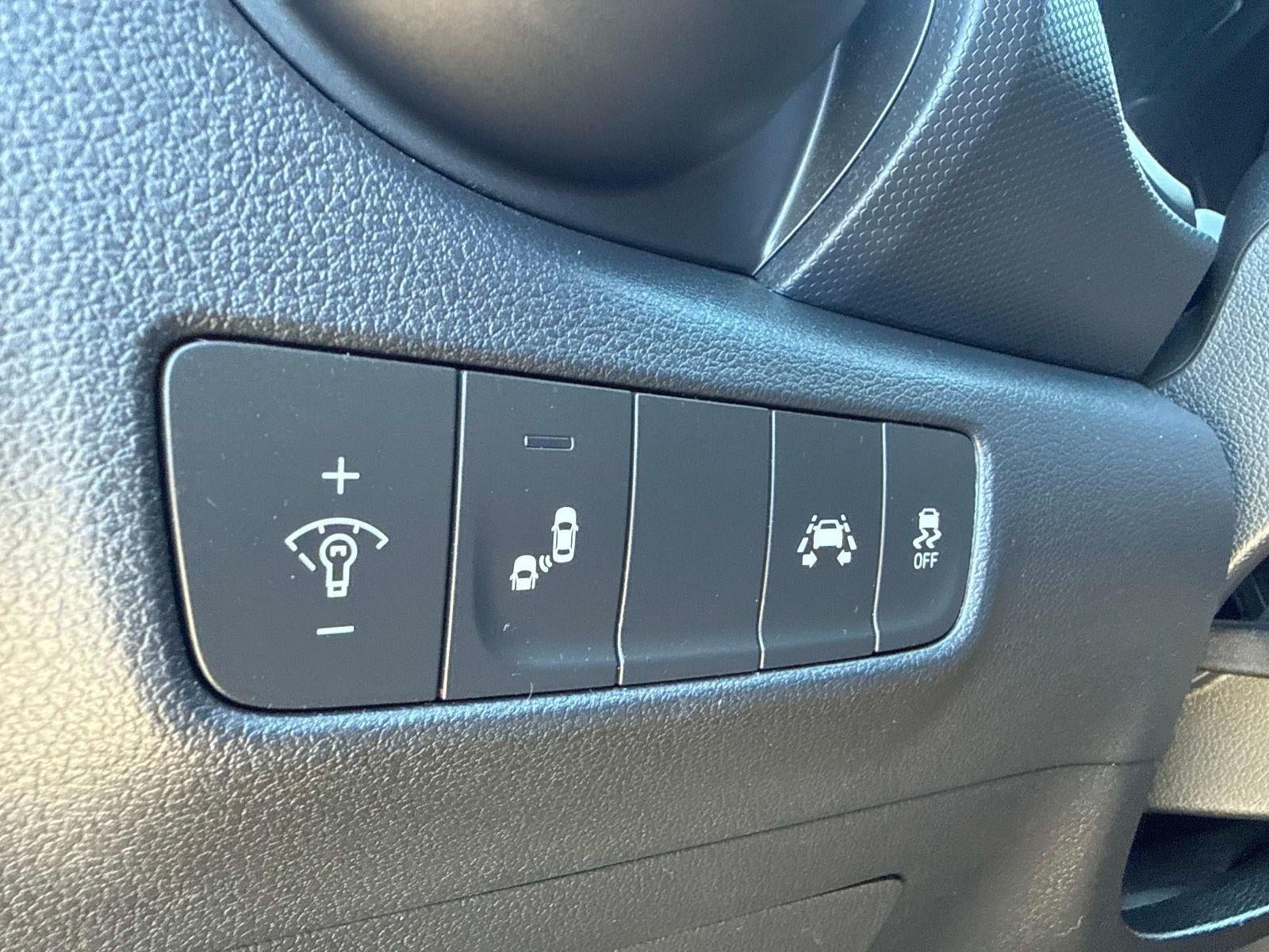 2021 Hyundai KONA SEL Plus