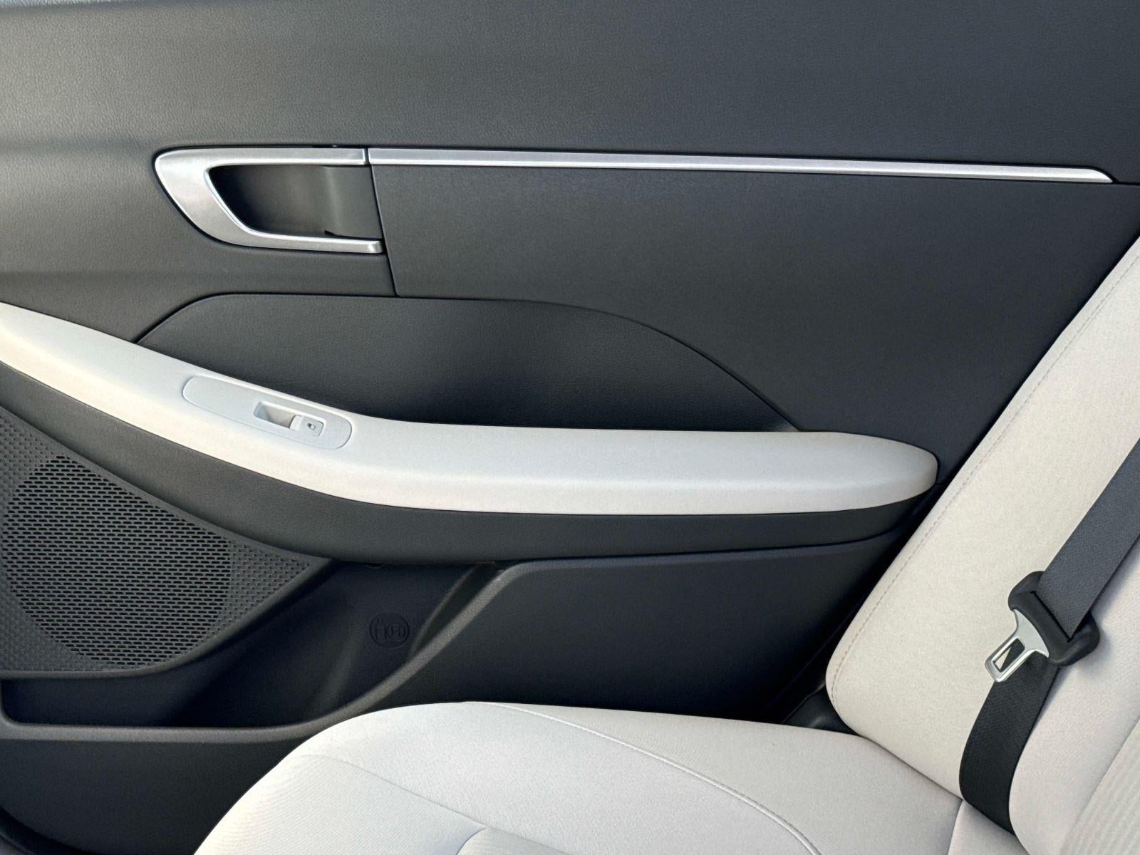 2025 Hyundai SONATA SE