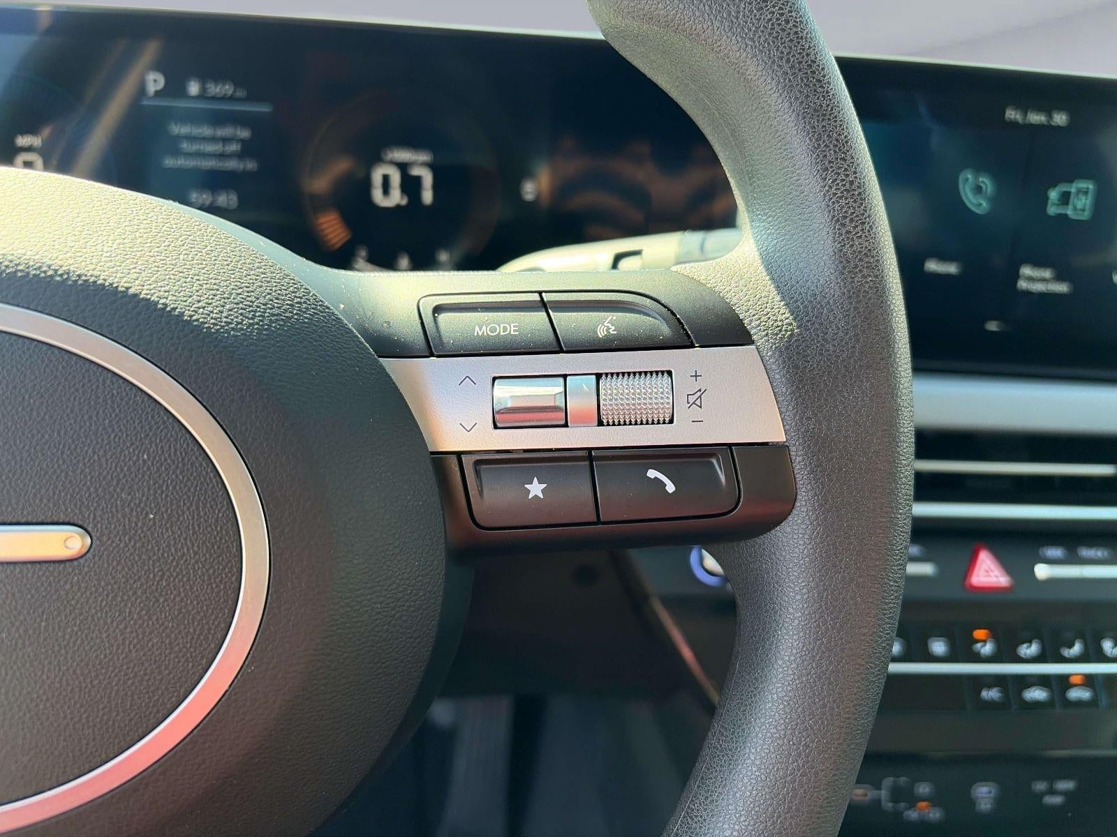 2025 Hyundai SONATA SE