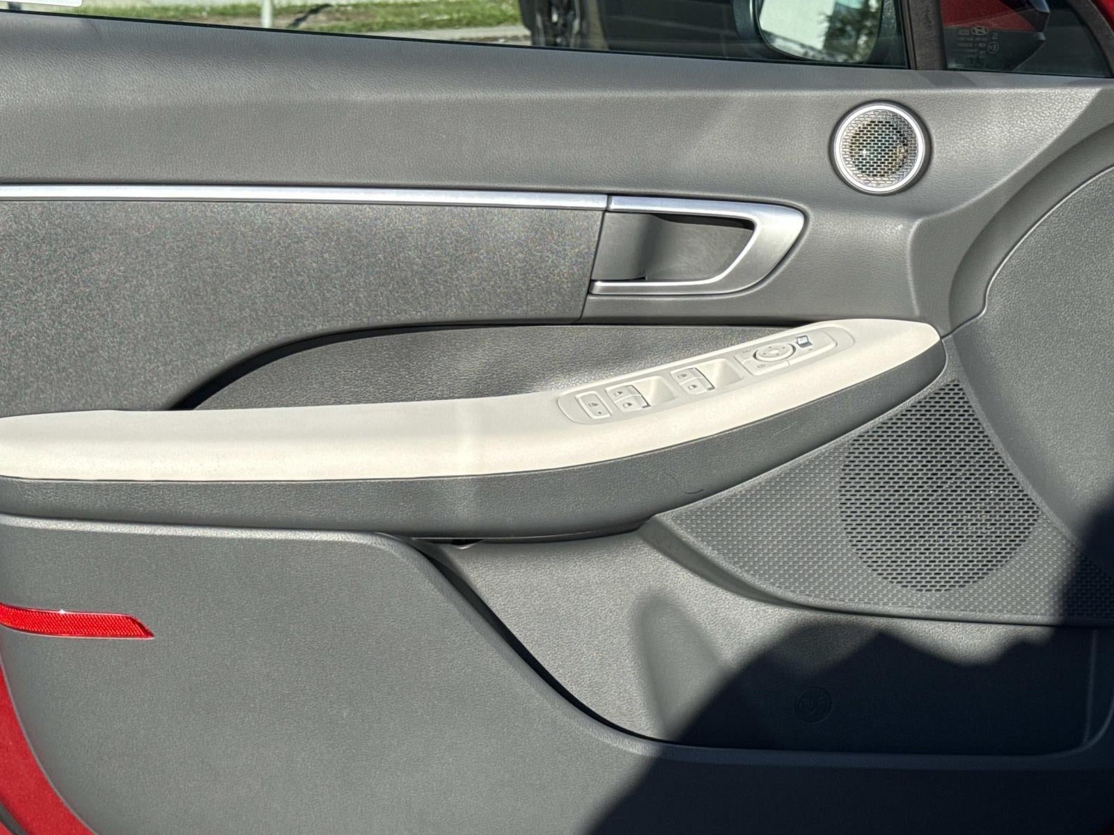 2025 Hyundai SONATA SE