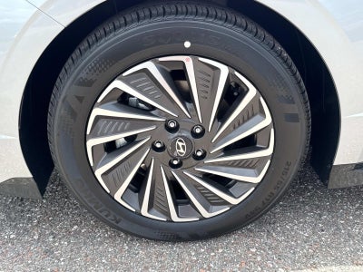 2025 Hyundai SONATA HYBRID SEL