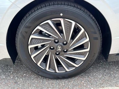 2025 Hyundai SONATA HYBRID SEL