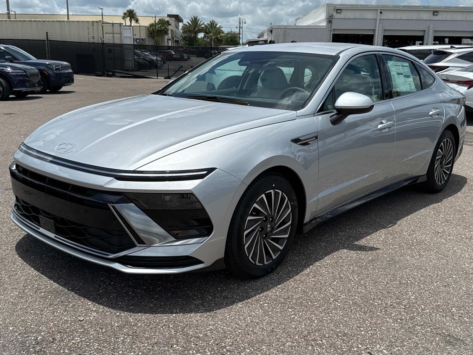 2025 Hyundai SONATA HYBRID SEL