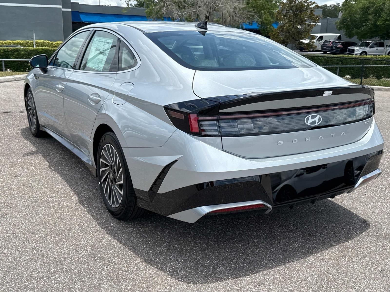 2025 Hyundai SONATA HYBRID SEL