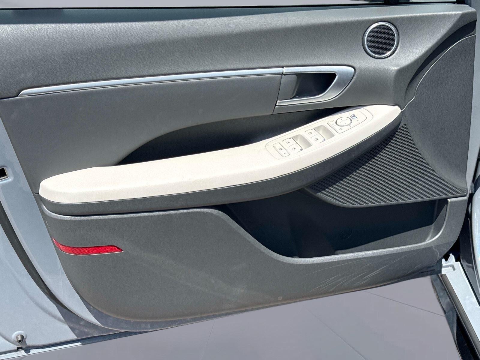 2025 Hyundai SONATA HYBRID SEL