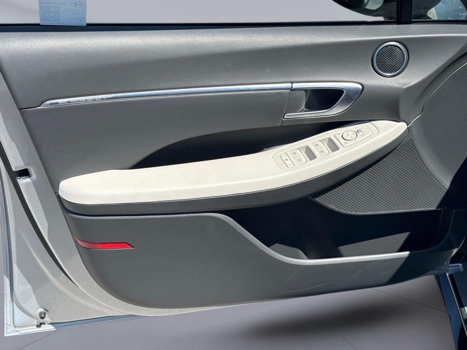 2025 Hyundai SONATA HYBRID SEL