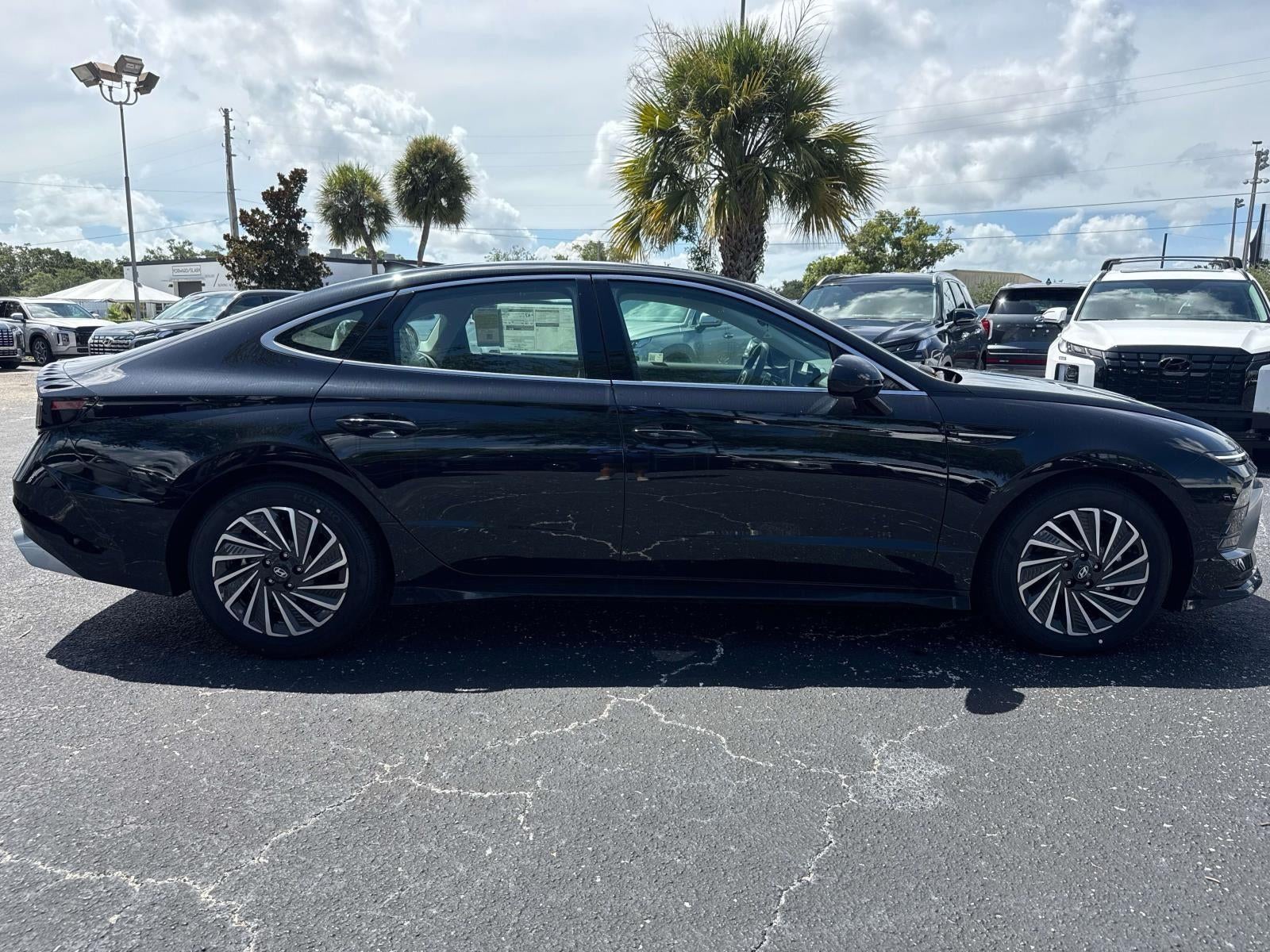 2025 Hyundai SONATA HYBRID SEL