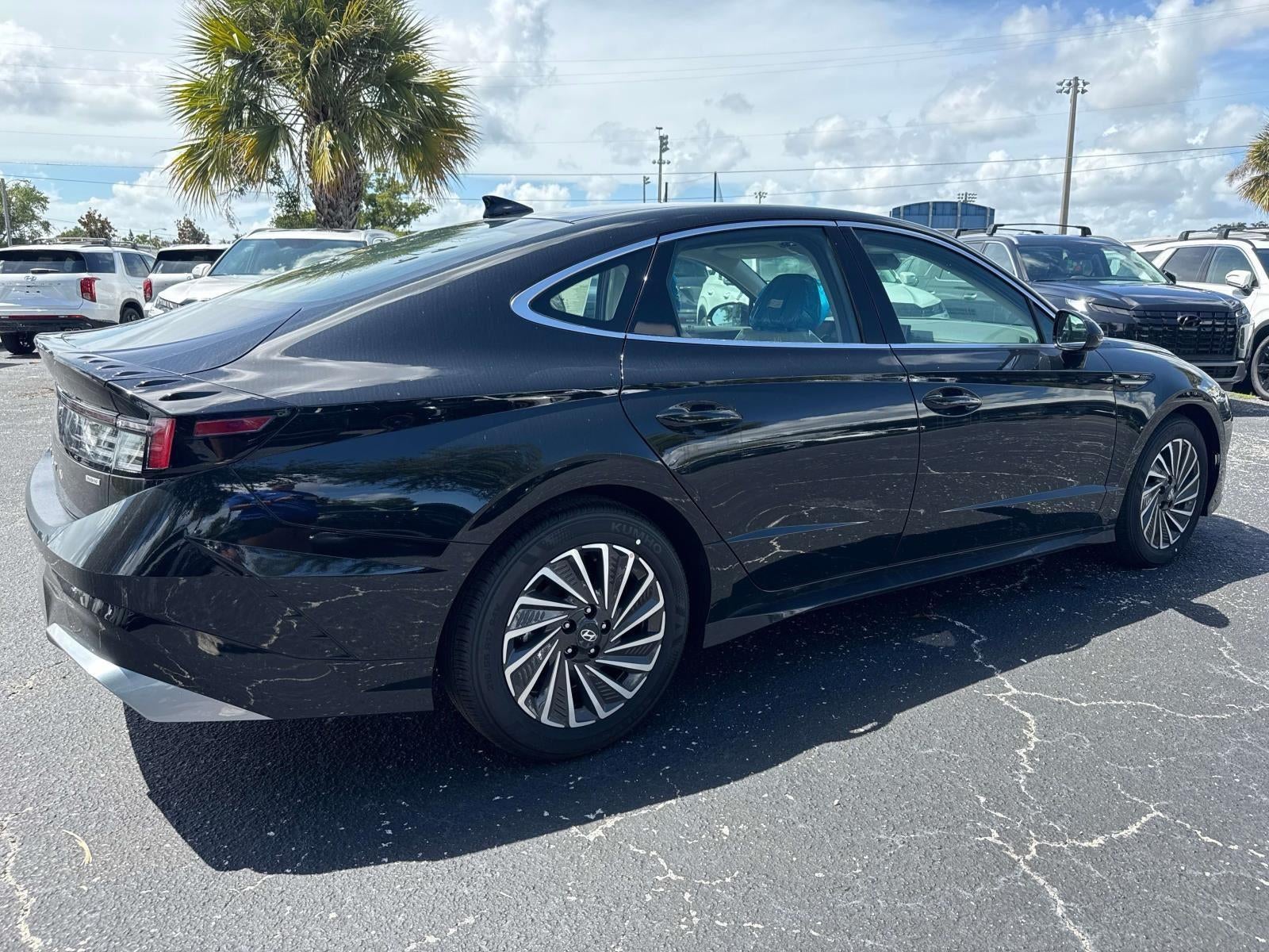 2025 Hyundai SONATA HYBRID SEL