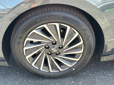 2025 Hyundai SONATA HYBRID SEL