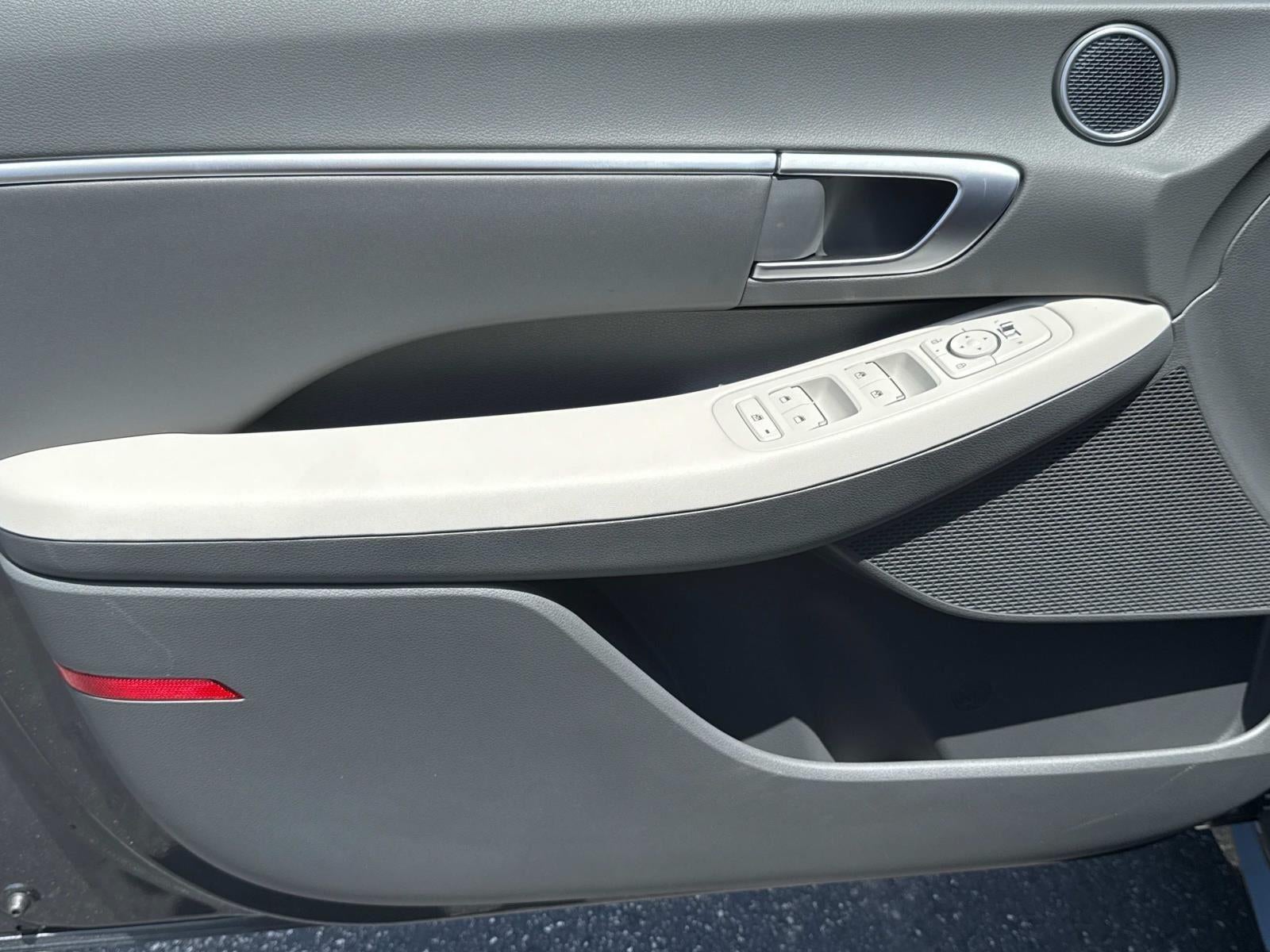 2025 Hyundai SONATA HYBRID SEL