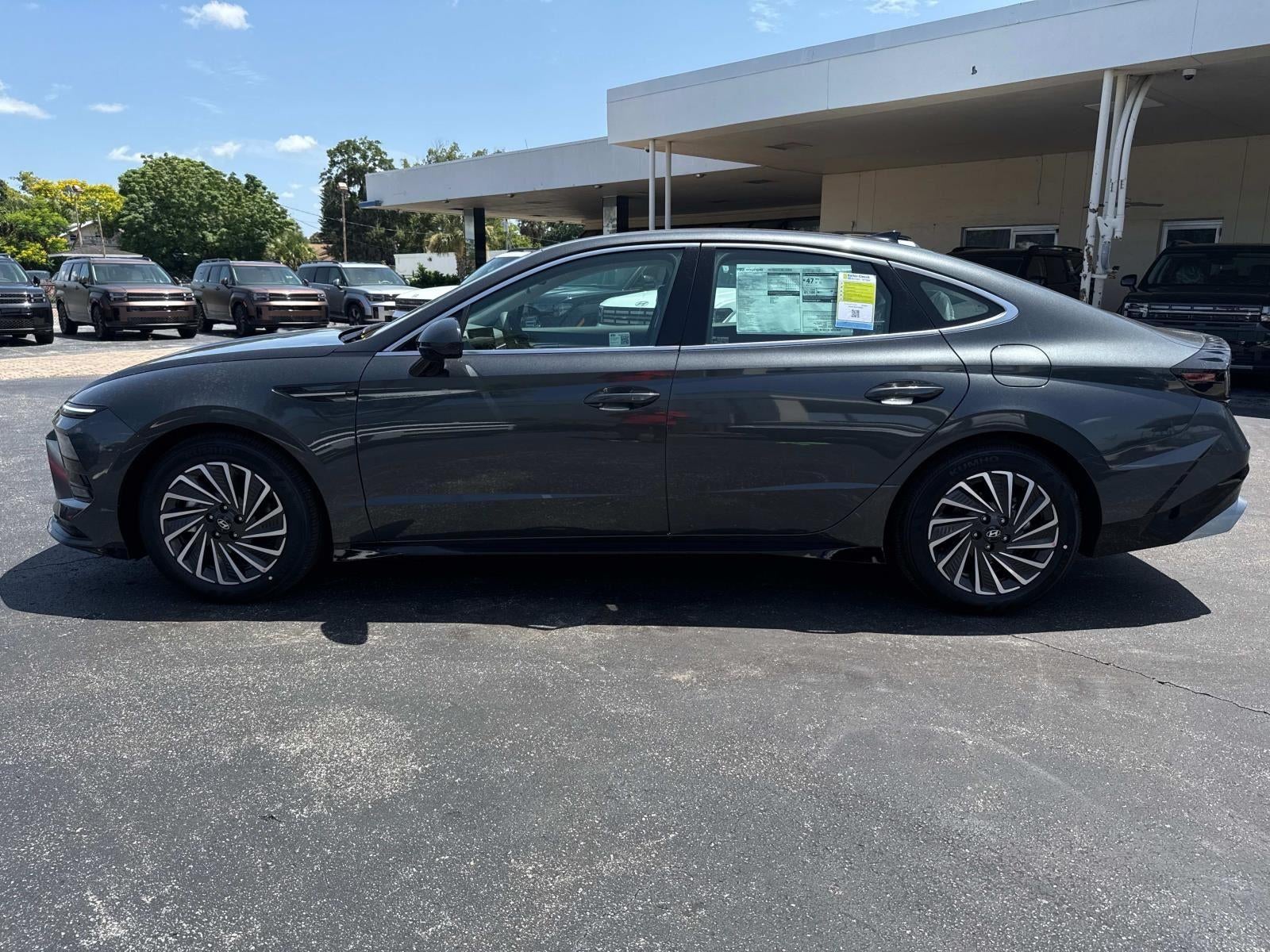 2025 Hyundai SONATA HYBRID SEL