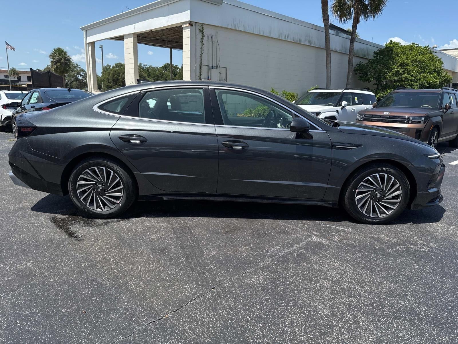 2025 Hyundai SONATA HYBRID SEL