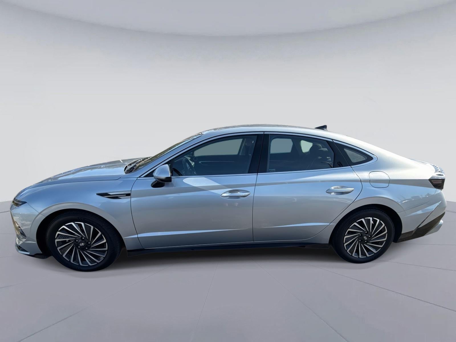2024 Hyundai SONATA HYBRID SEL