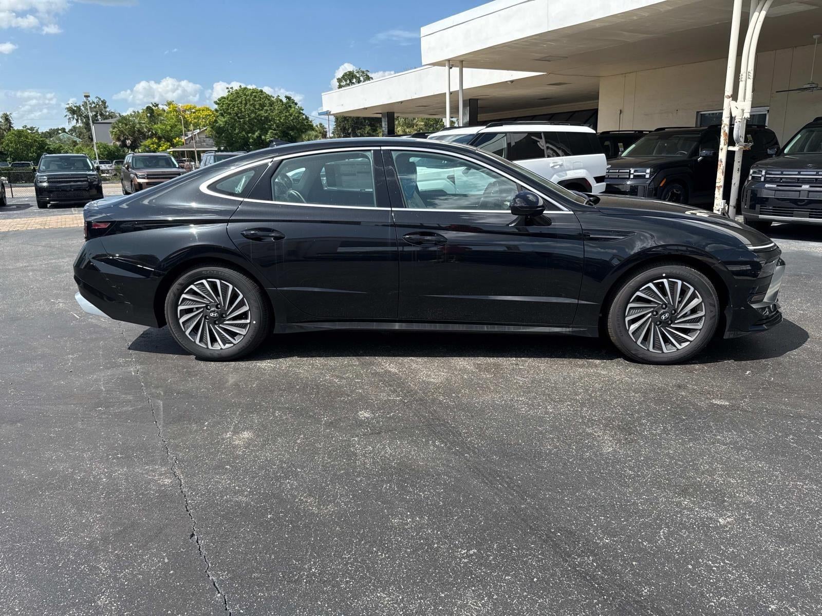 2025 Hyundai SONATA HYBRID SEL