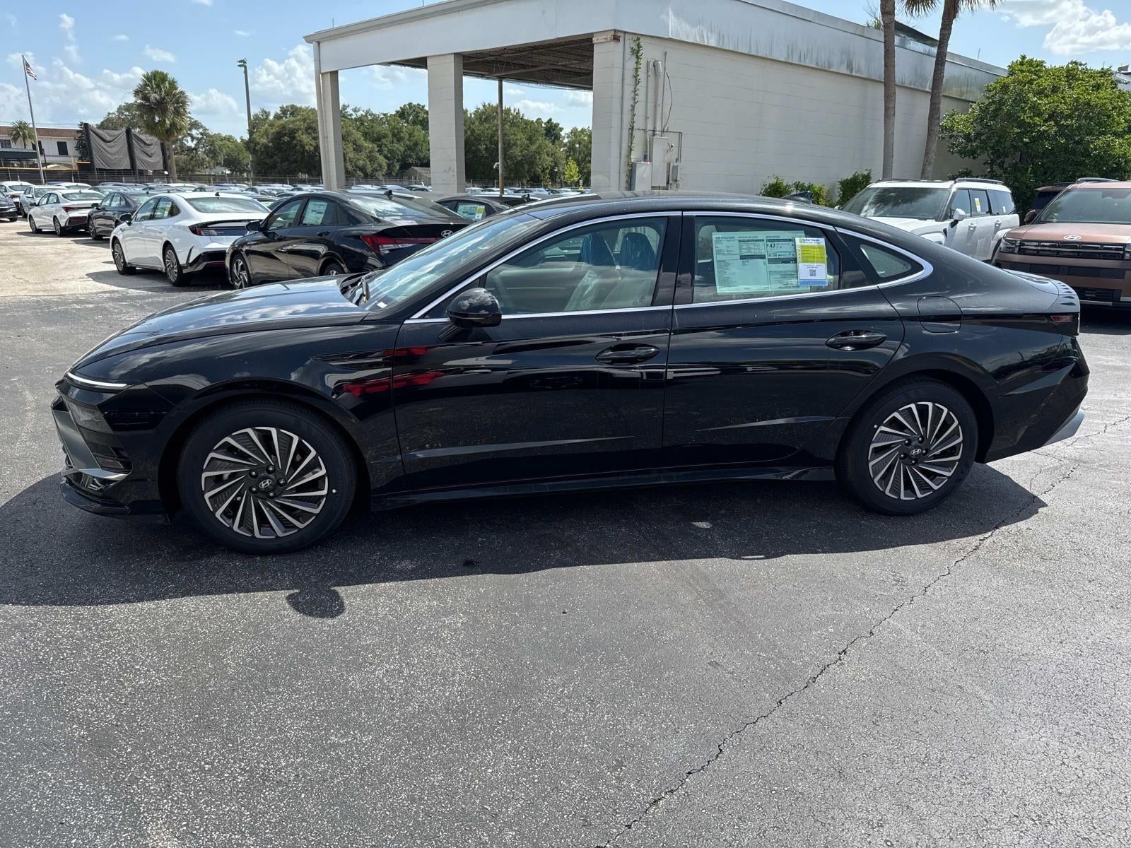 2025 Hyundai SONATA HYBRID SEL