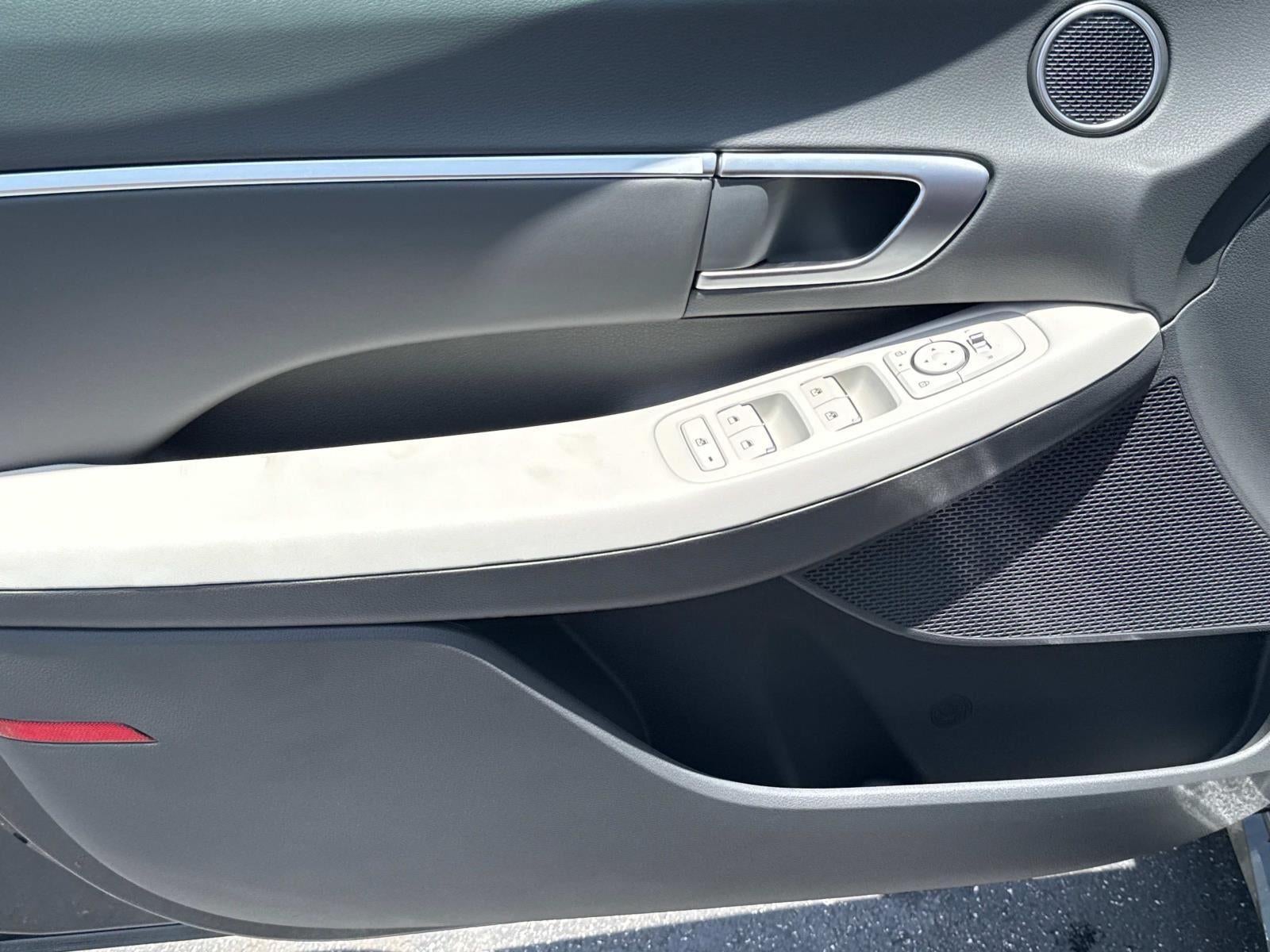 2025 Hyundai SONATA HYBRID SEL