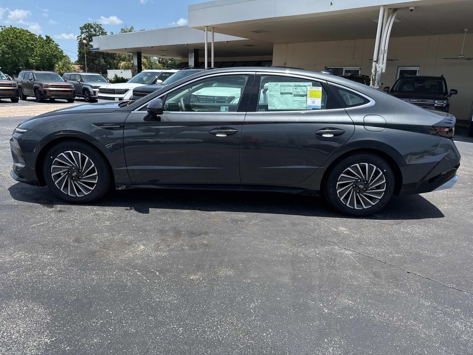 2025 Hyundai SONATA HYBRID SEL