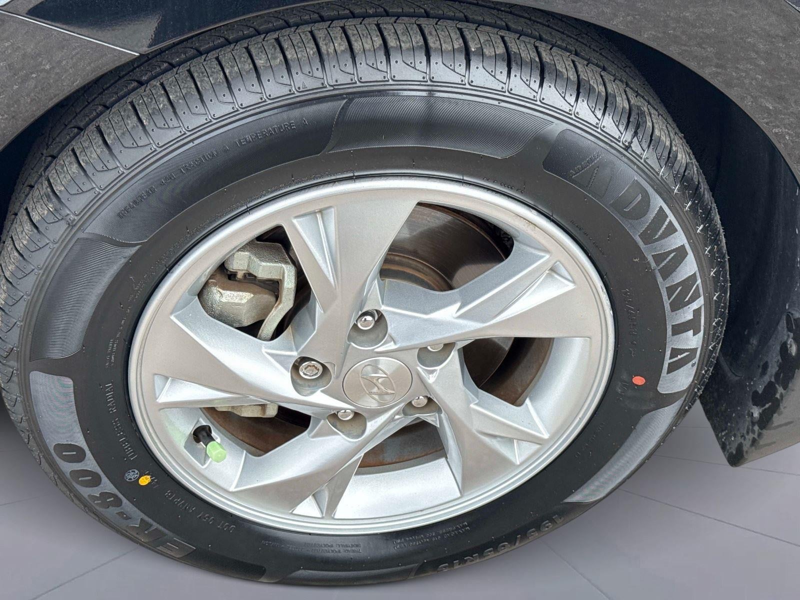 2022 Hyundai ELANTRA SE