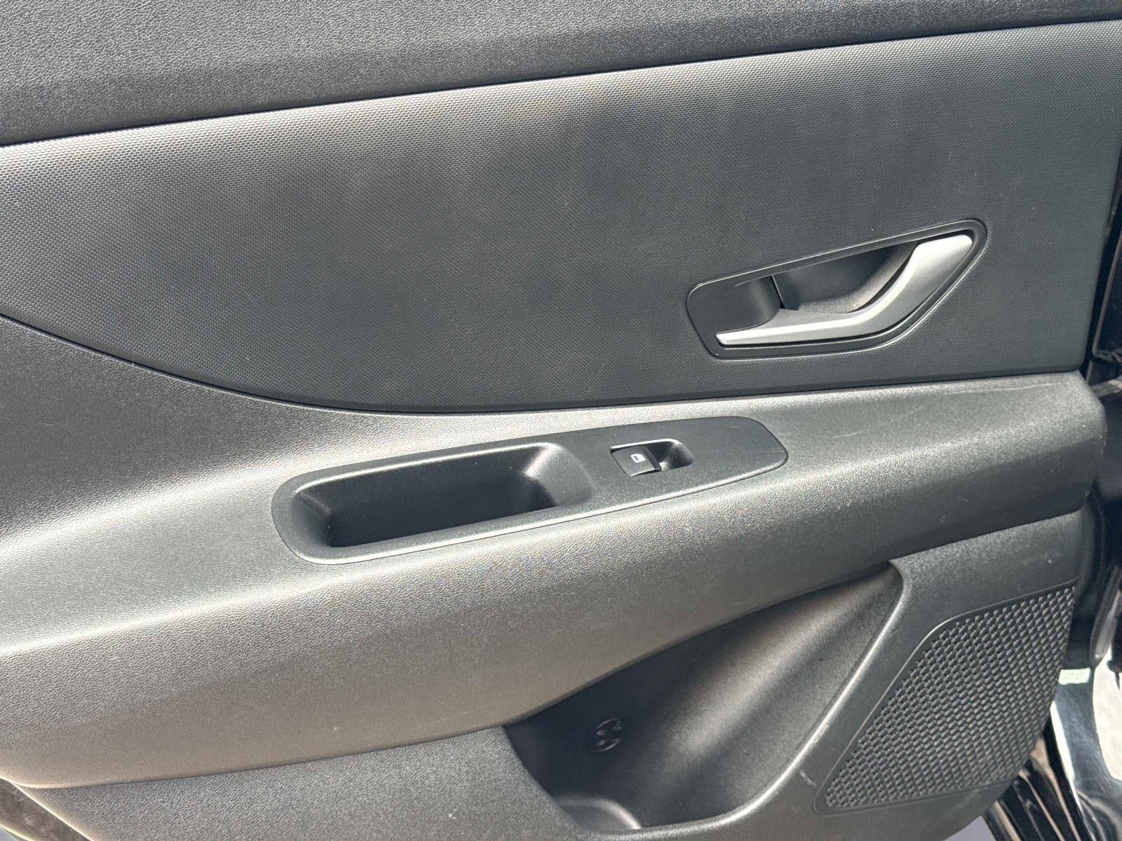 2022 Hyundai ELANTRA SE