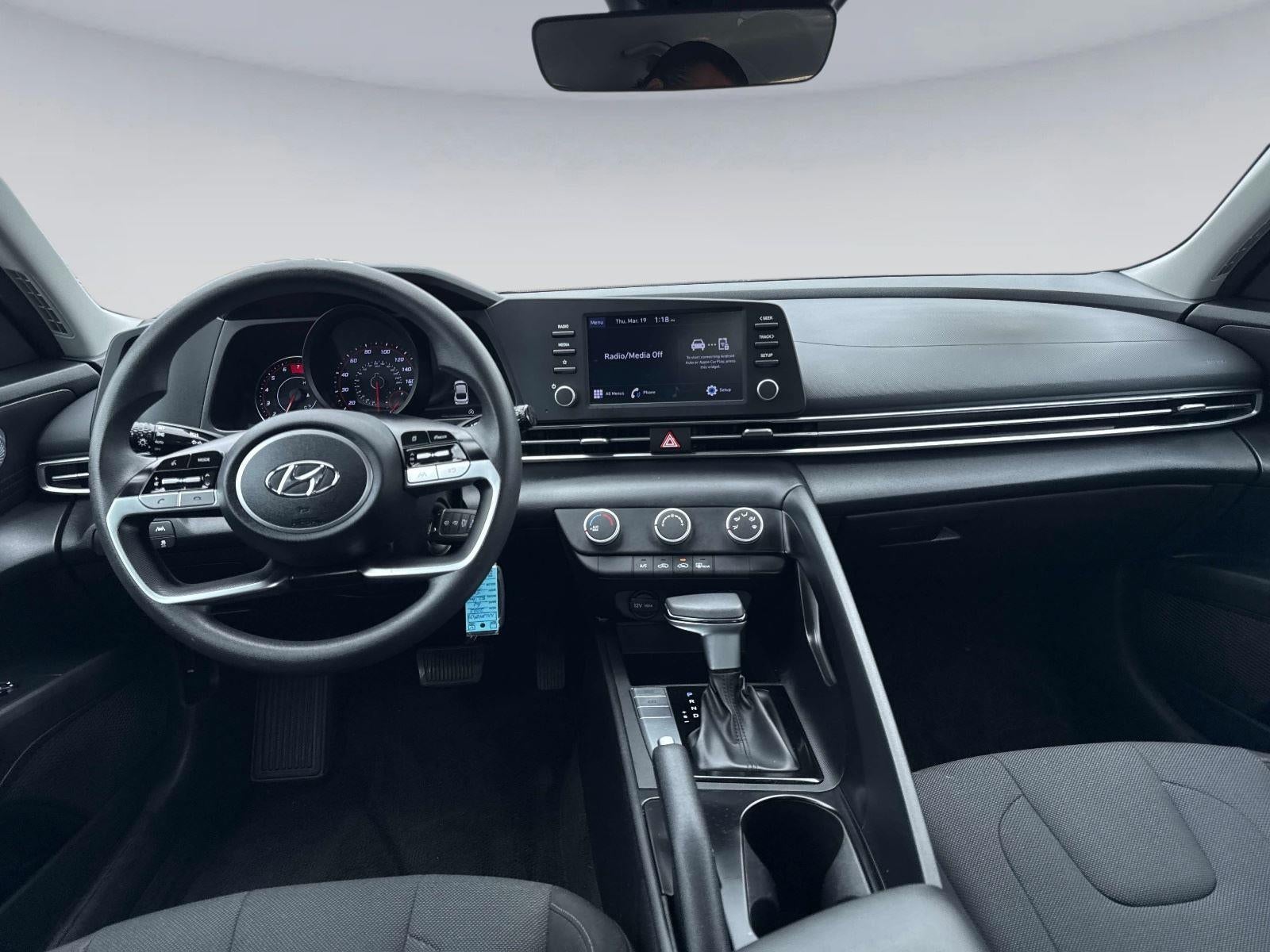 2022 Hyundai ELANTRA SE