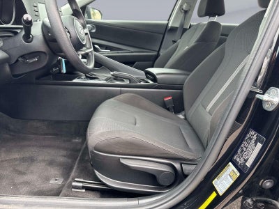 2022 Hyundai ELANTRA SE