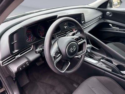 2022 Hyundai ELANTRA SE