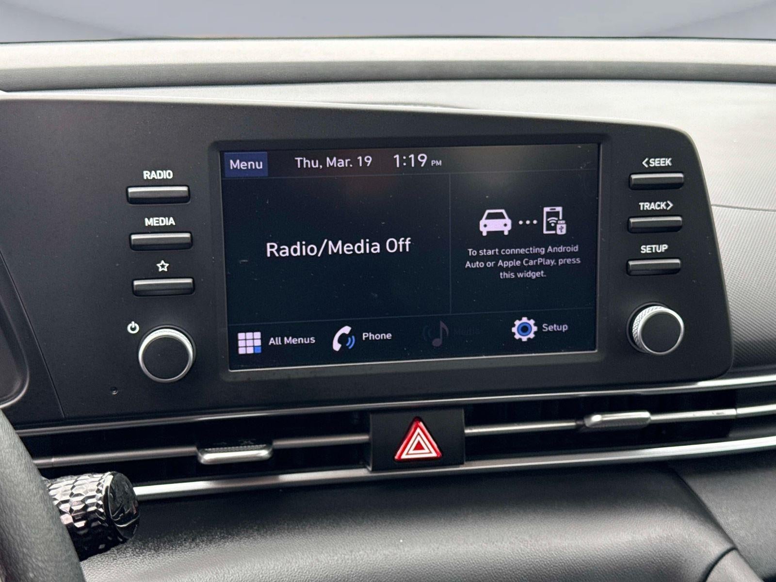 2022 Hyundai ELANTRA SE