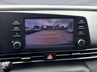 2022 Hyundai ELANTRA SE